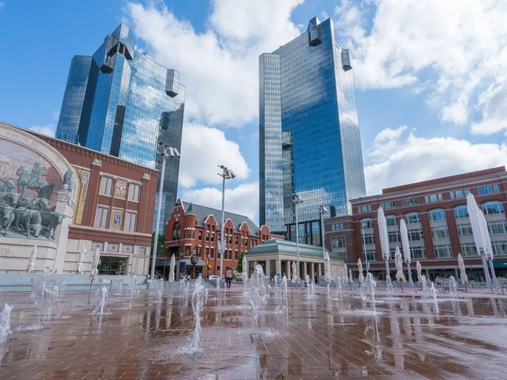 fountains in front of building in Fort Worth Sundance Square