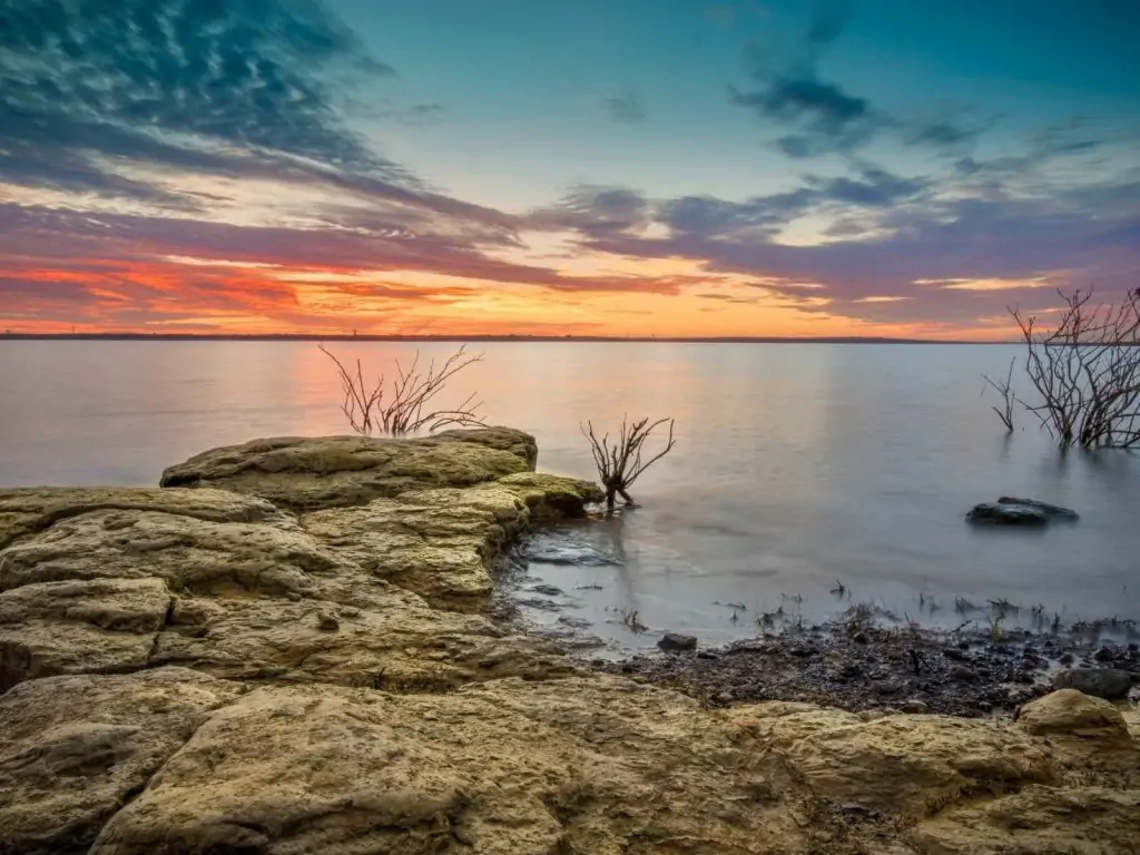 sunset over lake Grapevine, one of the Dallas lakes