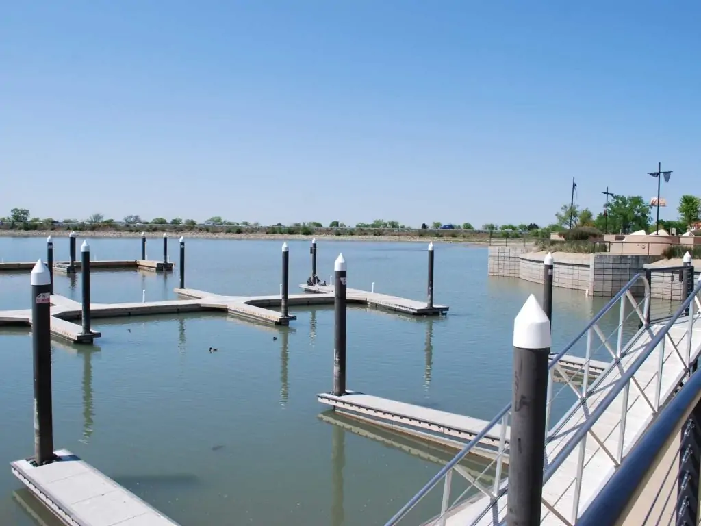 docks on the water of Lake Ray Hubbard